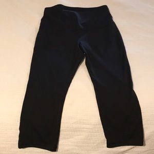 Old navy compression maternity workout capris-